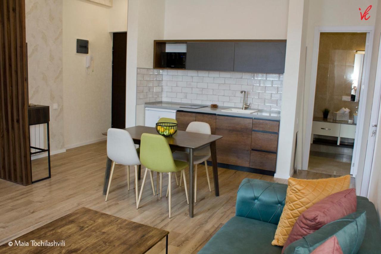 Aura Sameba, Luxury Apartment Tbilisi Bagian luar foto