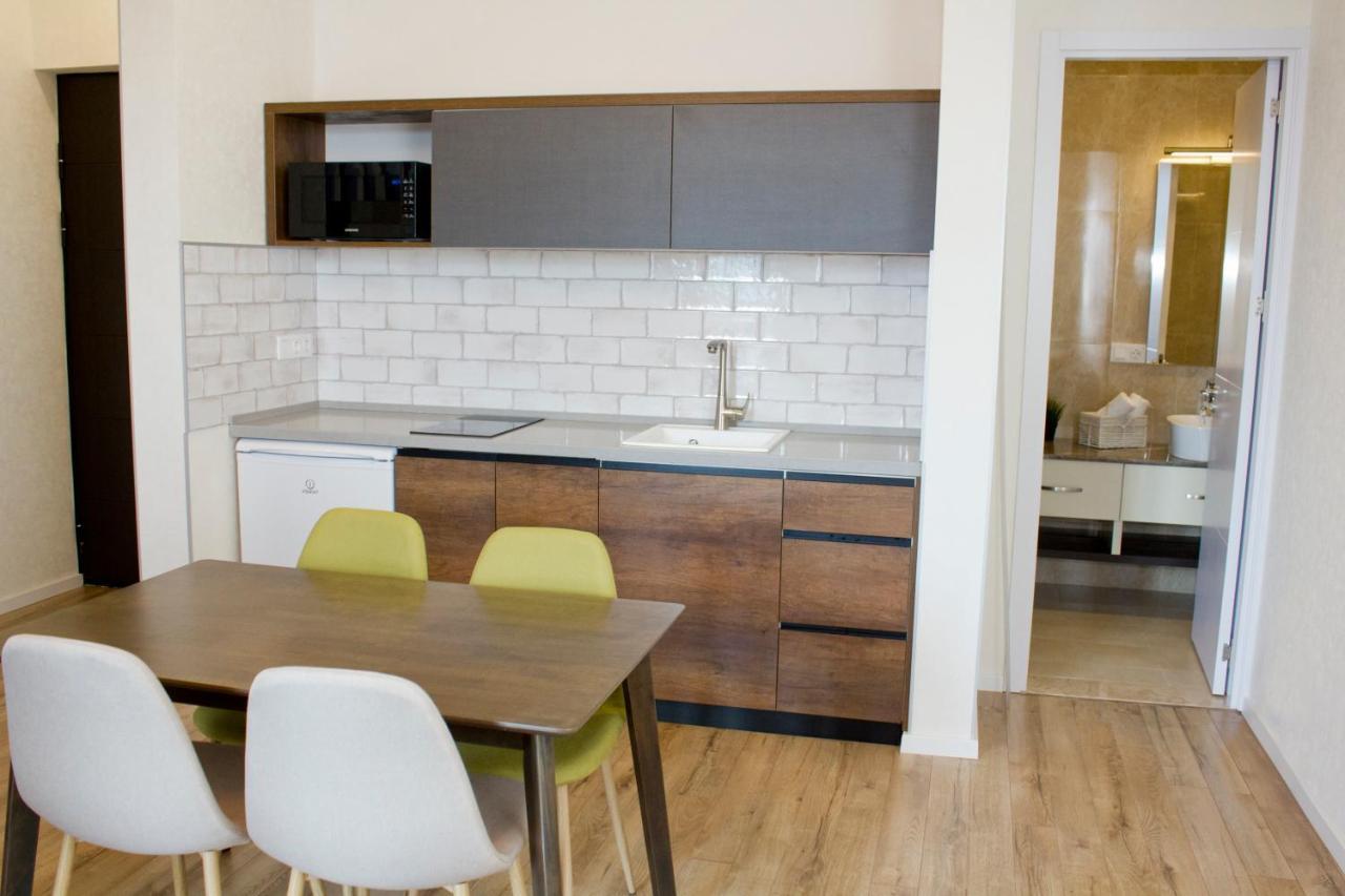 Aura Sameba, Luxury Apartment Tbilisi Bagian luar foto