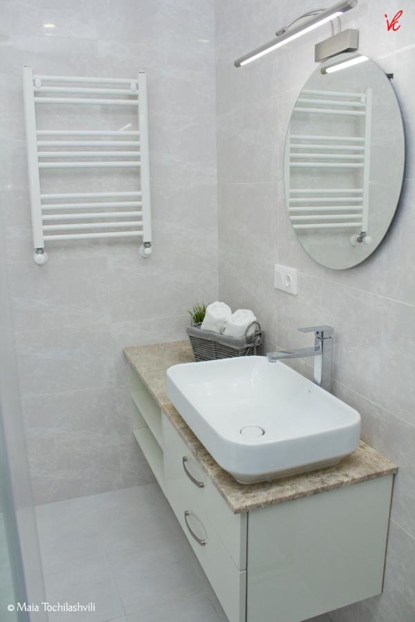 Aura Sameba, Luxury Apartment Tbilisi Bagian luar foto