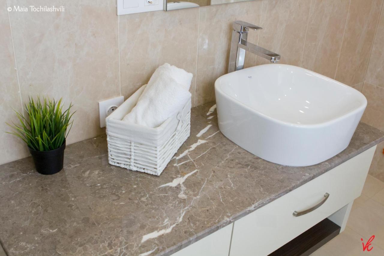 Aura Sameba, Luxury Apartment Tbilisi Bagian luar foto