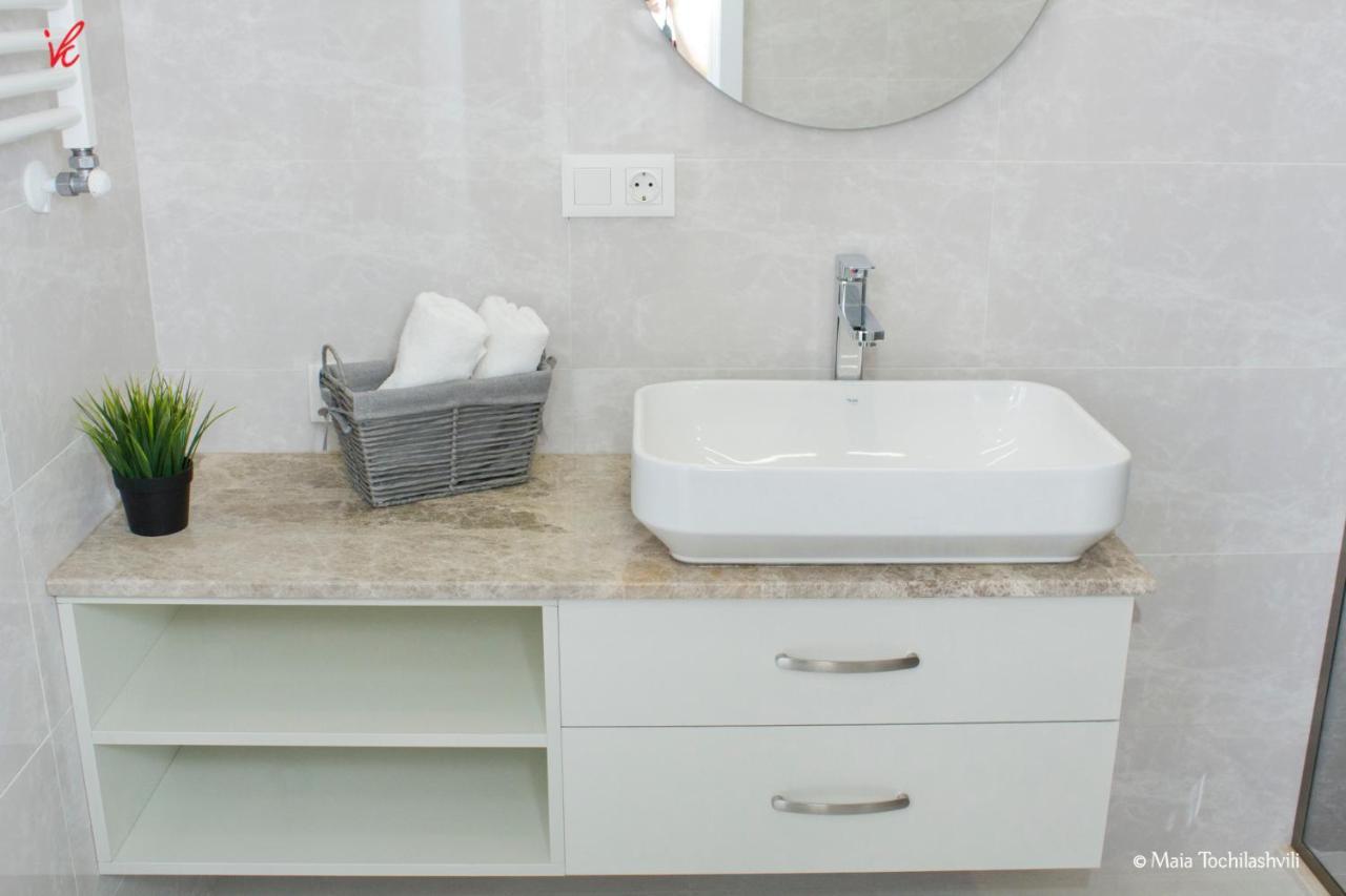 Aura Sameba, Luxury Apartment Tbilisi Bagian luar foto