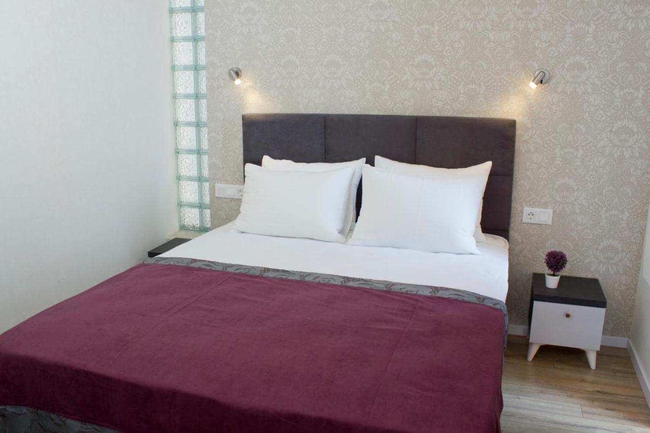 Aura Sameba, Luxury Apartment Tbilisi Bagian luar foto